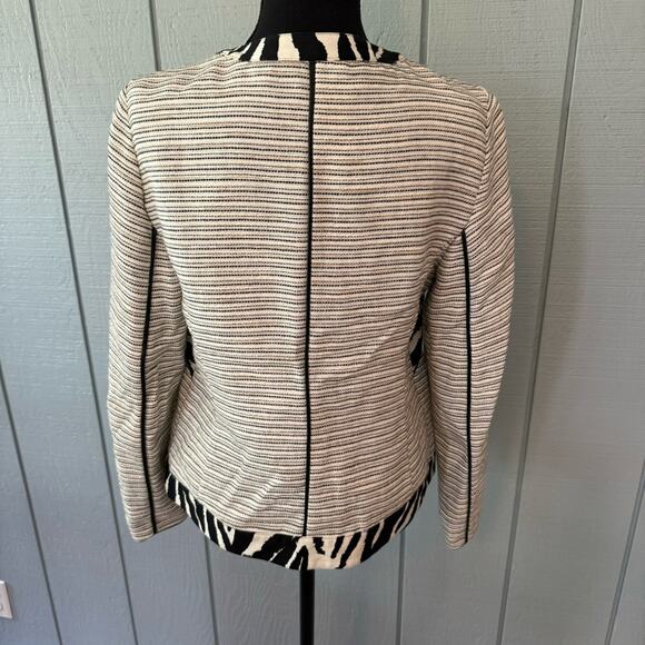 Chicos Black & White Animal Print Jacket ~ 0 - Picture 8 of 11